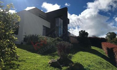 VENDO ESPLENDIDA CASA DE CAMPO EN LA CALERA