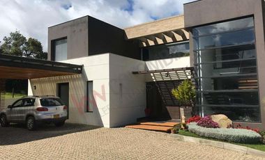 VENDO ESPLENDIDA CASA DE CAMPO EN LA CALERA
