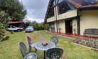 Venta Casa Tipo Chalet Alemán Frente Al Embalse - La Calera