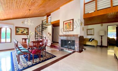 HERMOSA Y ACOGEDORA CASA CAMPESTRE CON GENEROSA ÁREA