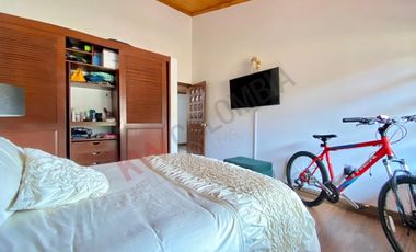 HERMOSA Y ACOGEDORA CASA CAMPESTRE CON GENEROSA ÁREA