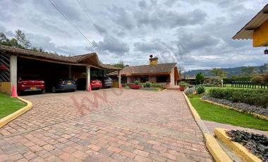 HERMOSA Y ACOGEDORA CASA CAMPESTRE CON GENEROSA ÁREA