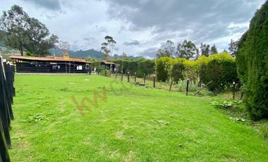 HERMOSA Y ACOGEDORA CASA CAMPESTRE CON GENEROSA ÁREA