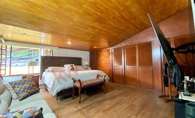 HERMOSA Y ACOGEDORA CASA CAMPESTRE CON GENEROSA ÁREA