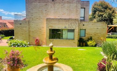 VENDO HERMOSA CASA MACADAMIA LA CALERA