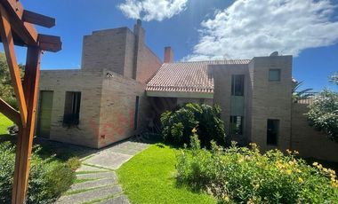 VENDO HERMOSA CASA MACADAMIA LA CALERA