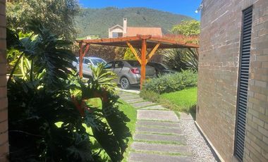 VENDO HERMOSA CASA MACADAMIA LA CALERA