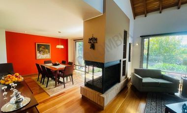 VENDO HERMOSA CASA MACADAMIA LA CALERA