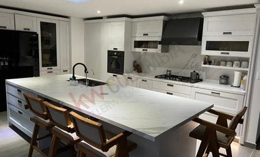 ESPECTACULAR CASA EN VENTA EN LA CALERA