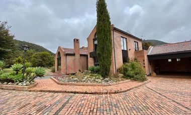 CASA EN VENTA, CONJUNTO TEUSACA, LA CALERA.-8551