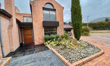CASA EN VENTA, CONJUNTO TEUSACA, LA CALERA.-8551