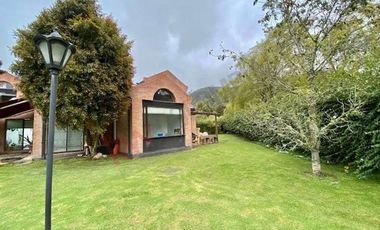 CASA EN VENTA, CONJUNTO TEUSACA, LA CALERA.-8551