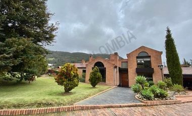 CASA EN VENTA, CONJUNTO TEUSACA, LA CALERA.-8551