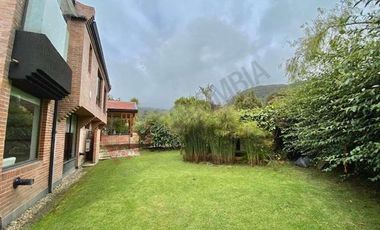 CASA EN VENTA, CONJUNTO TEUSACA, LA CALERA.-8551
