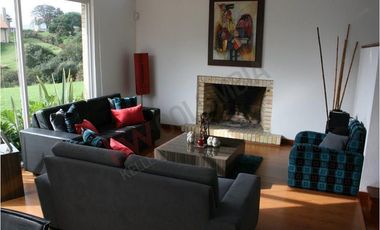 VENDO HERMOSA CASA MACADAMIA LA CALERA