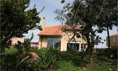 VENDO HERMOSA CASA MACADAMIA LA CALERA