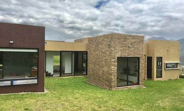 Arriendo Hermosa Casa 1 Nivel - Club House- La Calera