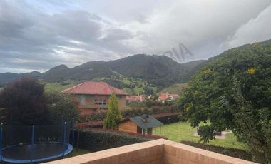 VENDO CASA MACADAMIA EXCLUSIVO CONJUNTO EN LA CALERA