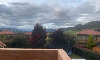 VENDO CASA MACADAMIA EXCLUSIVO CONJUNTO EN LA CALERA