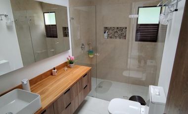 Espectacular Casa De Un Nivel En El Exclusivo Condominio El Peñon- Girardot