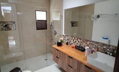 Espectacular Casa De Un Nivel En El Exclusivo Condominio El Peñon- Girardot