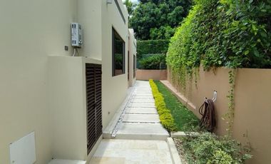 Espectacular Casa De Un Nivel En El Exclusivo Condominio El Peñon- Girardot