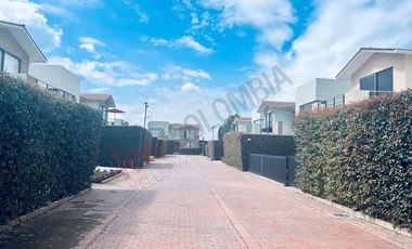 ESPECTAULAR CASA EN PRIVILEGIADO CONJUNTO CERRADO EN CAJICA, CUNDINAMARCA