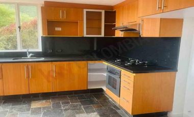 VENDO HERMOSA CASA MACADAMIA LA CALERA
