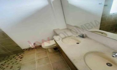 VENDO HERMOSA CASA MACADAMIA LA CALERA