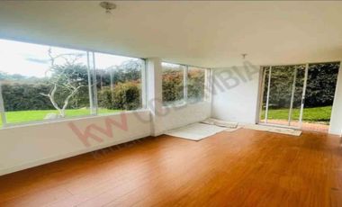 VENDO HERMOSA CASA MACADAMIA LA CALERA