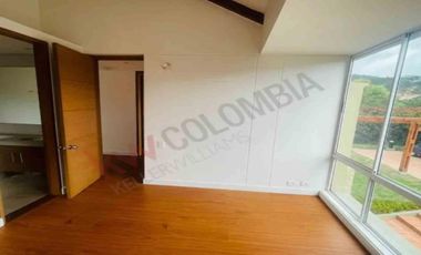 VENDO HERMOSA CASA MACADAMIA LA CALERA