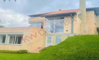 VENDO HERMOSA CASA MACADAMIA LA CALERA
