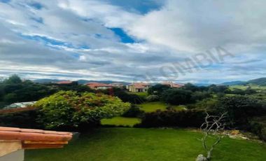 VENDO HERMOSA CASA MACADAMIA LA CALERA