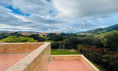 VENDO HERMOSA CASA MACADAMIA LA CALERA