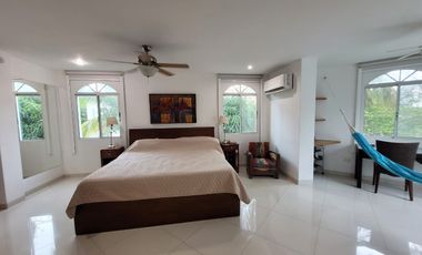 Fabulosa Casa En Pozos Colorados, 250m2, $2.250 Millones