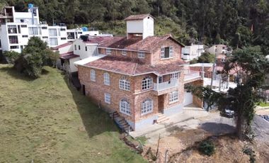 Hermosa Casa Con Amplia Vista En Flandes Alto, La Calera