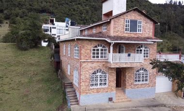 Hermosa Casa Con Amplia Vista En Flandes Alto, La Calera