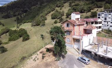 Hermosa Casa Con Amplia Vista En Flandes Alto, La Calera