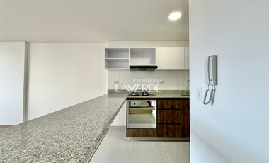 Venta - Un Apartaestudio Con Terraza Ideal Para Inversion Y Vivienda