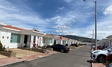 Vendo casa de un solo nivel en Conjunto Campestre en Zipaquirá