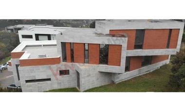 VENDO CASA BOSQUE DE ENCENILLOS LA CALERA