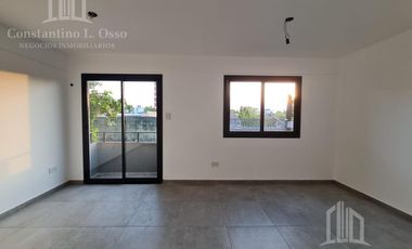 Monoambiente en segundo piso al frente con balcon  - Temperley