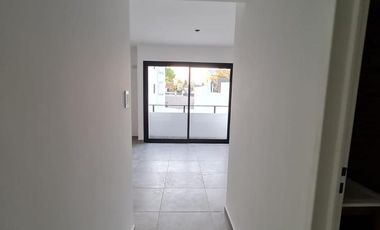 Departamento 2 ambientes al frente - con cochera  - Temperley