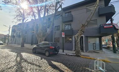 Departamento 2 ambientes al frente - con cochera  - Temperley
