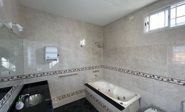 En Alquiler, Victoria, muy buen galpon-deposito con oficinas, proximo a Acceso Tigre