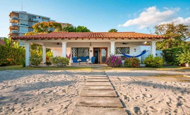 VENTA CASA FRENTE AL MAR EN PLAYA BLANCA, ÚNICA OPORTUNIDAD