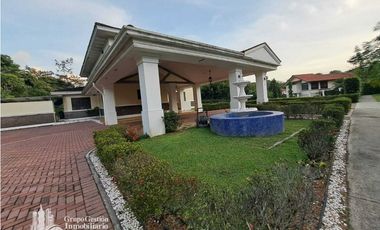 VENTA CASA EN ANCÓN RESIDENCIAL CAMINO DE CRUCES EL DORADO KAF