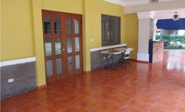 VENTA CASA EN ANCÓN RESIDENCIAL CAMINO DE CRUCES EL DORADO KAF