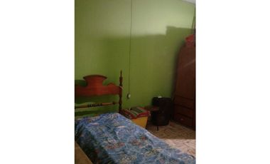Se vende o permuta  casa de 3 ambientes en Mechongue.