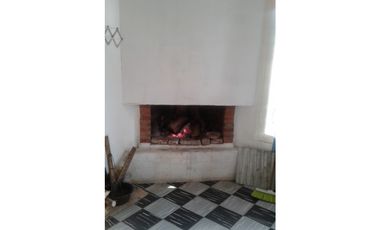Se vende o permuta  casa de 3 ambientes en Mechongue.